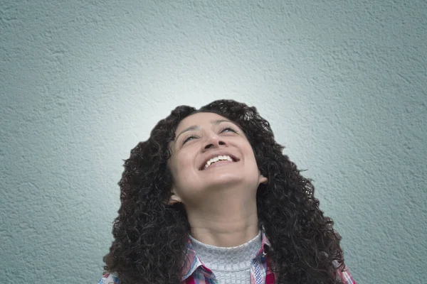 Portrait Smiling Latin Woman Looking — Zdjęcie stockowe