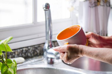 Mutfak lavabo kadının çamaşır Kupası