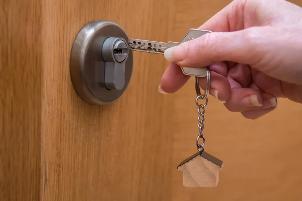 Hand Key House Key Opening Door House Flat —  Fotos de Stock