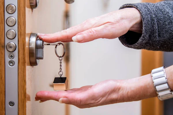 Hands Showing Lock Key Keychain Little House — Stock Photo, Image