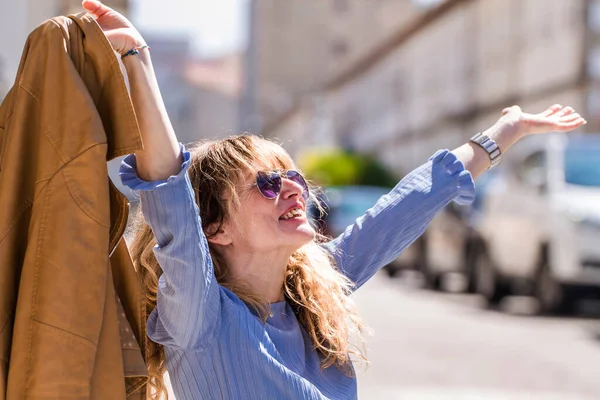 Relaxed Happy Woman Arms Raised Streets City —  Fotos de Stock