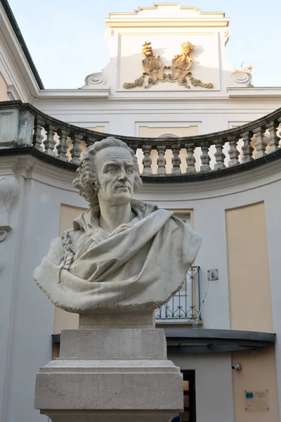 Асти Италия Памятник Итальянскому Писателю Поэту Витторио Алфиери — стоковое фото