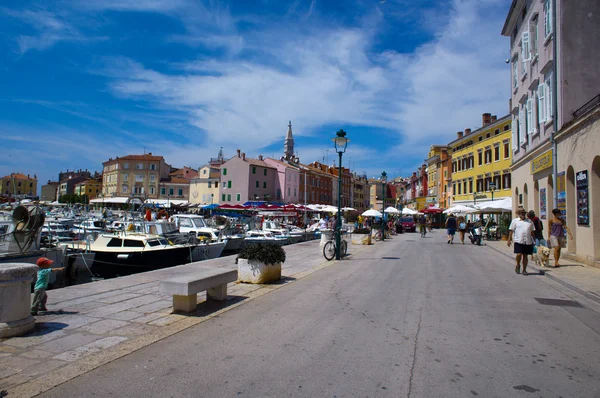 Embankment en puerto de Rovinj — Foto de Stock