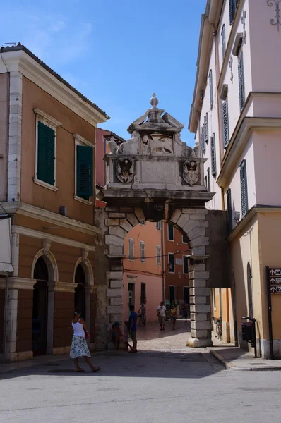 Vecchie porte romane a Rovigno — Foto Stock
