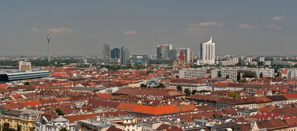 Vienna: old and new. The roofs — Stock Photo, Image