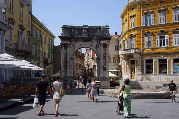 Römischer Triumphbogen in Pula Stockbild