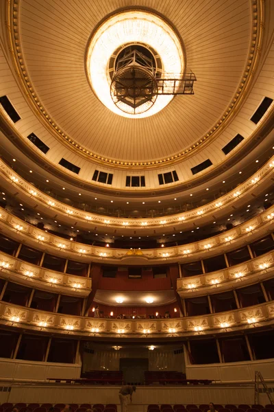 Das Innere der Oper in Wien Stockbild