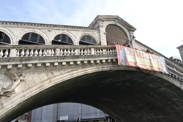 Rialto Bridge in Venice. — Stock Photo, Image