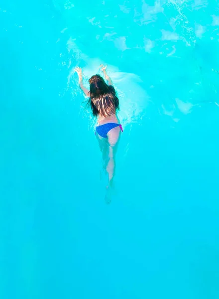 Meisje Het Zwembad — Stockfoto