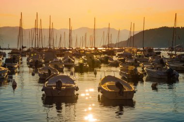 Denizde güzel gün batımı