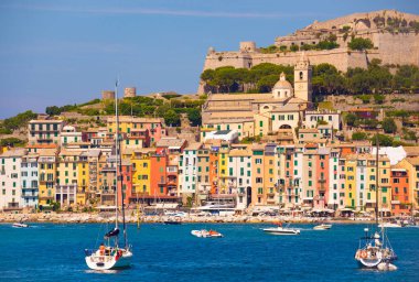Vernazza 'nın güzel manzarası, Cinque Terre, İtalya
