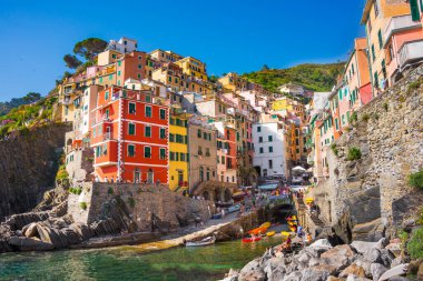 Manarola, Cinque Terre, İtalya-Haziran 5, 2017: Vernazza, Riomaggiore, Liguria manzarası,