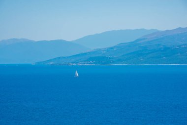 güneşli bir gün güzel mavi deniz doğal çekim