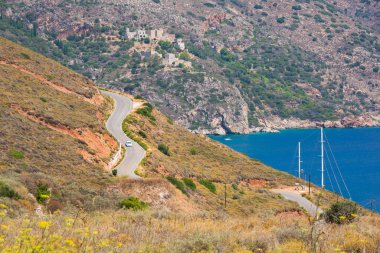 Yunan sahillerinin resimli deniz manzarası