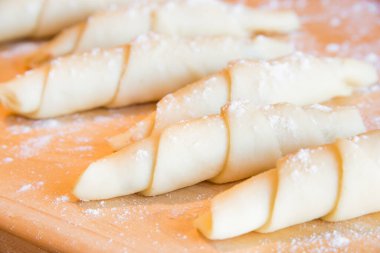 Taze çiğ yiyeceğe yakın.