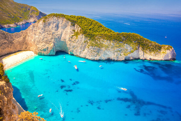 красивый воздушный вид на морское побережье