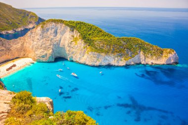 Yazın Akdeniz adasının güzel manzarası.