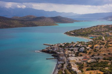 İsrail 'in kuzeyindeki Akdeniz kıyıları ve deniz manzaralı bir ada.