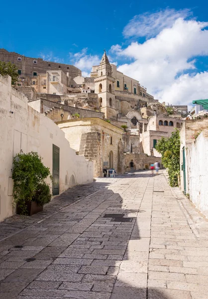 İtalya 'nın Matera şehrinin güzel manzaralı görüntüleri.