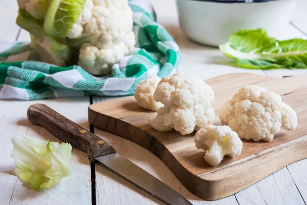 Fresh Cauliflower Wooden Background — Stock Photo, Image