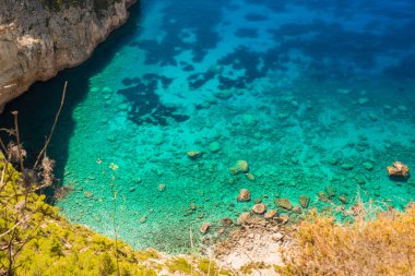 Deniz kıyısının güzel hava manzarası