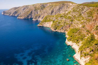 Deniz kıyısının güzel hava manzarası