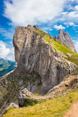 İtalya 'nın Dolomite Alpleri' ndeki Odle grubu dağ sıraları