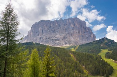 Dolomitlerin güzel manzarası, İtalya
