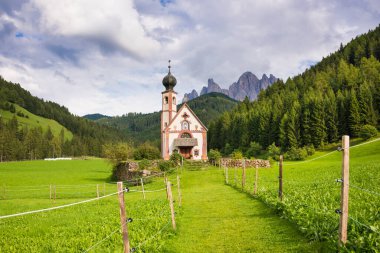 Alplerin güzel manzarası