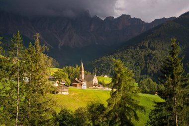 Dağların güzel manzarası