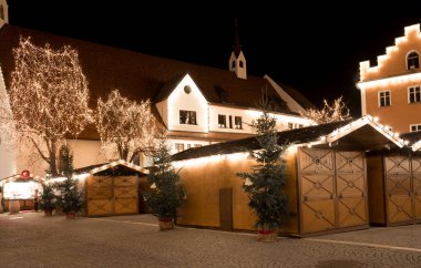 Şehirde Noel ışıkları