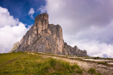 Dolomitlerin güzel manzarası, İtalya
