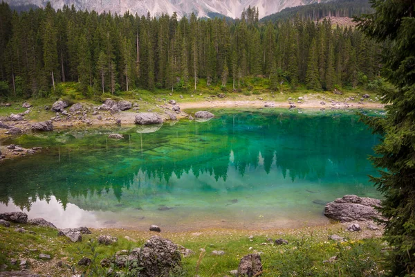 Hermoso Lago Las Montañas — Foto de Stock