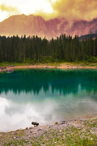 Bellissimo Paesaggio Con Lago Montagne — Foto Stock