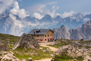 Dağların güzel manzarası