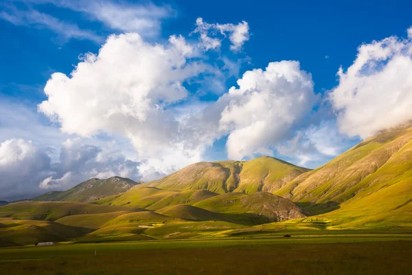 Мальовничий Знімок Красивого Пейзажу Гір — стокове фото