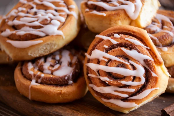 Fresh Baked Cinnamon Buns Frosting — Stock Photo, Image