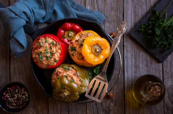 Harangpaprika Hússal Petrezselyemmel Hússal Töltött Zöldség — Stock Fotó