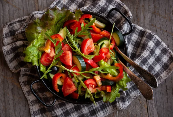 Fresh Vegetable Salad Tomatoes Arugula Some Other Vegetables — Stock Fotó