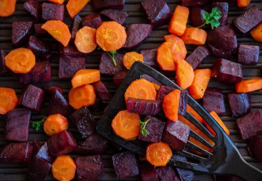 Pancar, havuç, pişmiş sebze, sağlıklı yiyecekler.