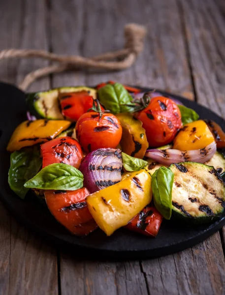 Grillezett Vegyes Zöldség Főtt Paprika Cukkini Paradicsom Hagyma — Stock Fotó