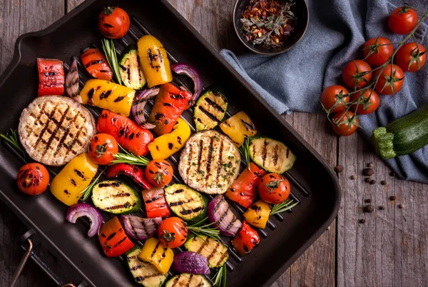 Grillezett Vegyes Zöldség Főtt Paprika Cukkini Paradicsom Hagyma — Stock Fotó