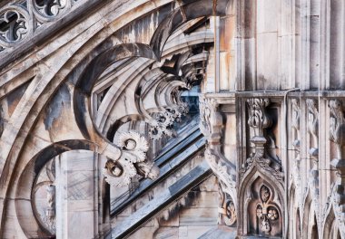 Eski binanın ön cephesinin ayrıntıları 