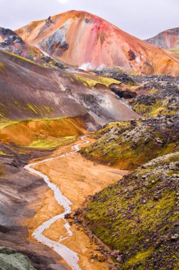 İzlanda 'daki İzlanda dağ sırasının güzel manzarası