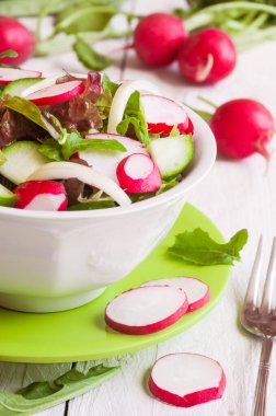 Turplu salata, turp ve mozzarella.