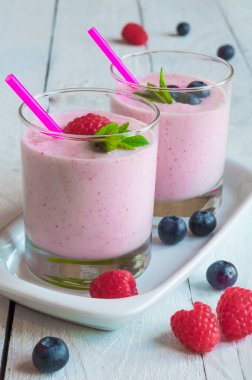 sağlıklı ve besleyici yiyecek, içecek ve içecekler