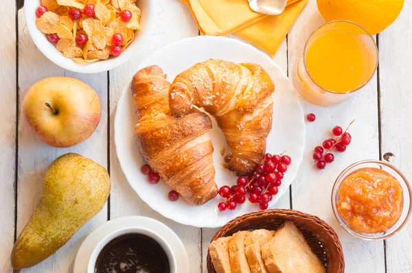 Breakfast Croissants Fruits Berries Wooden Table — Stock Photo, Image