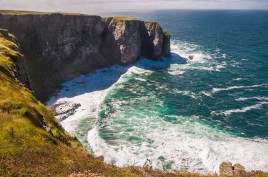 Güzel kayalık deniz manzarası