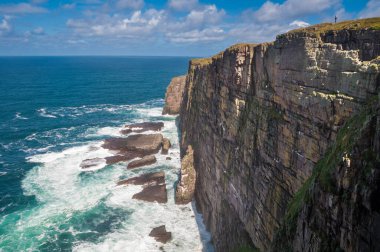 Güzel kayalık deniz manzarası