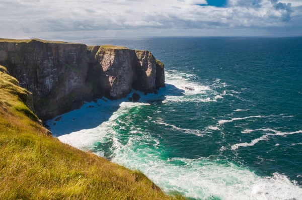 Schöne Aussicht Auf Felsige Meeresküste — Stockfoto